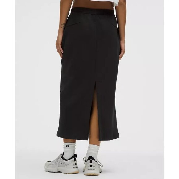 Lululemon Loungeful High-Rise Midi Skirt Black Size M Womens Casual Stretchy - Picture 2 of 2